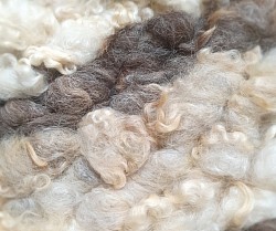 Round wool floor rug