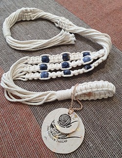 Plant holder with sodalite beads