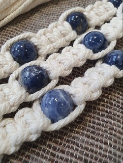 Plant holders with sodalite beads