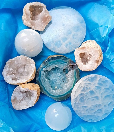 Crystal geodes